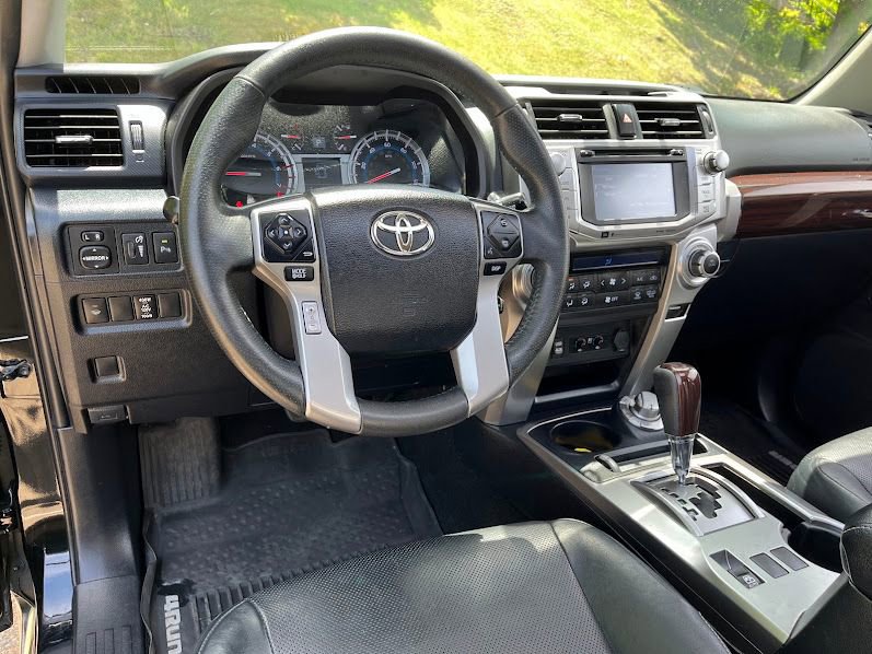 Used 2018 Toyota 4Runner Limited AWD/4WD image 10