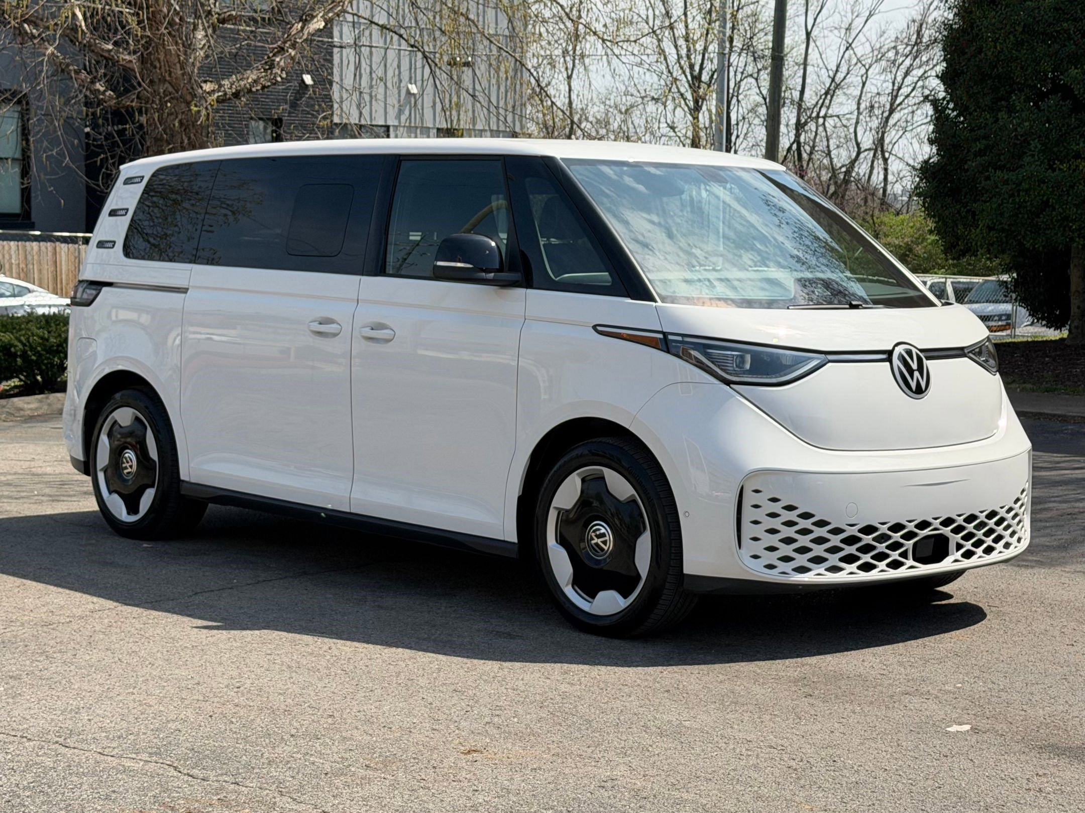 Used 2025 Volkswagen ID. Buzz Pro S RWD image 6