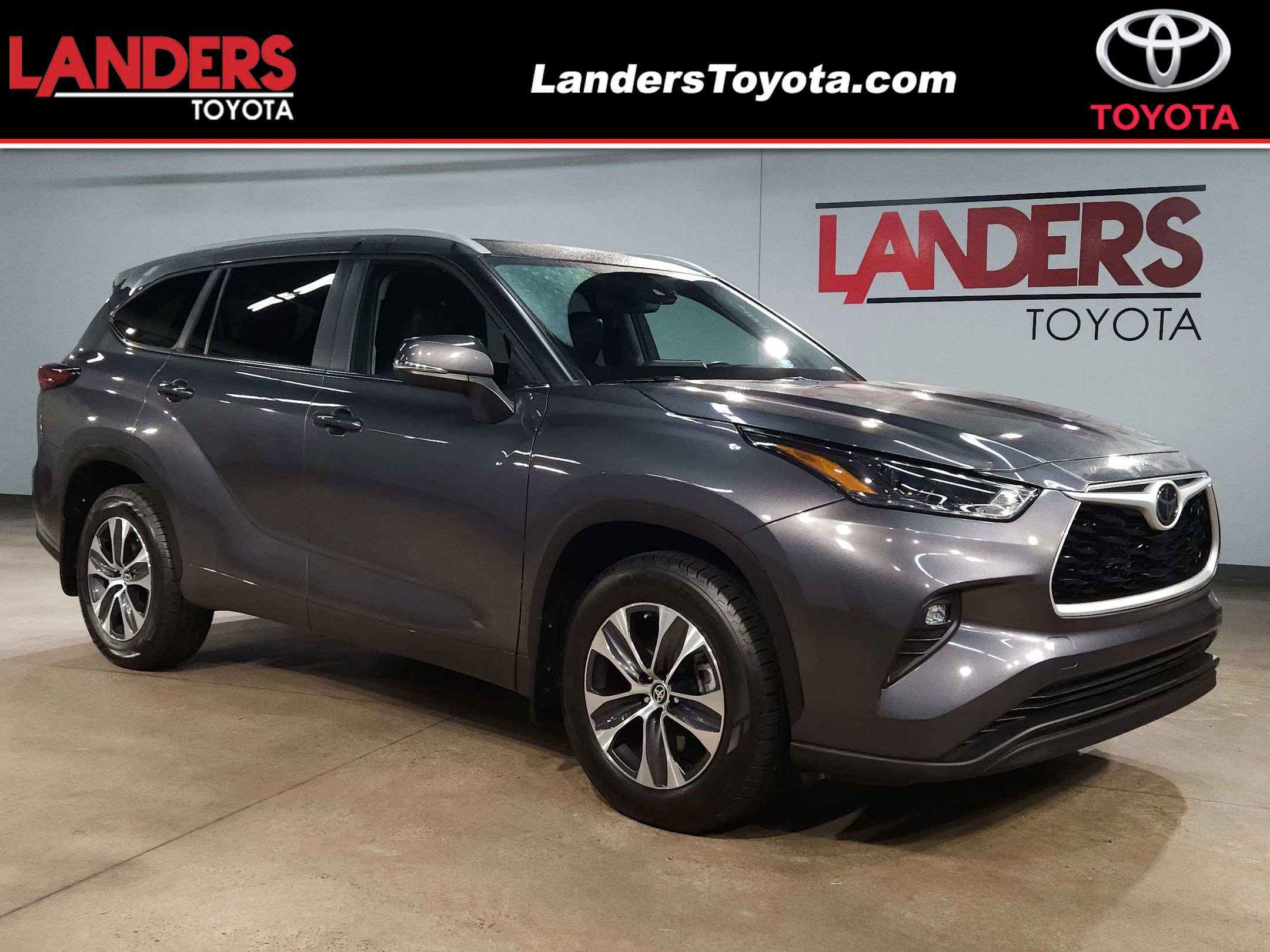 Used 2024 Toyota Highlander XLE