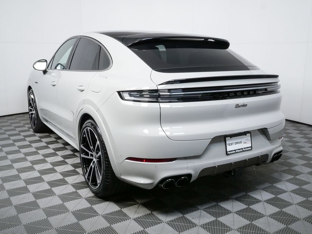 New 2026 Porsche Cayenne Turbo image 3