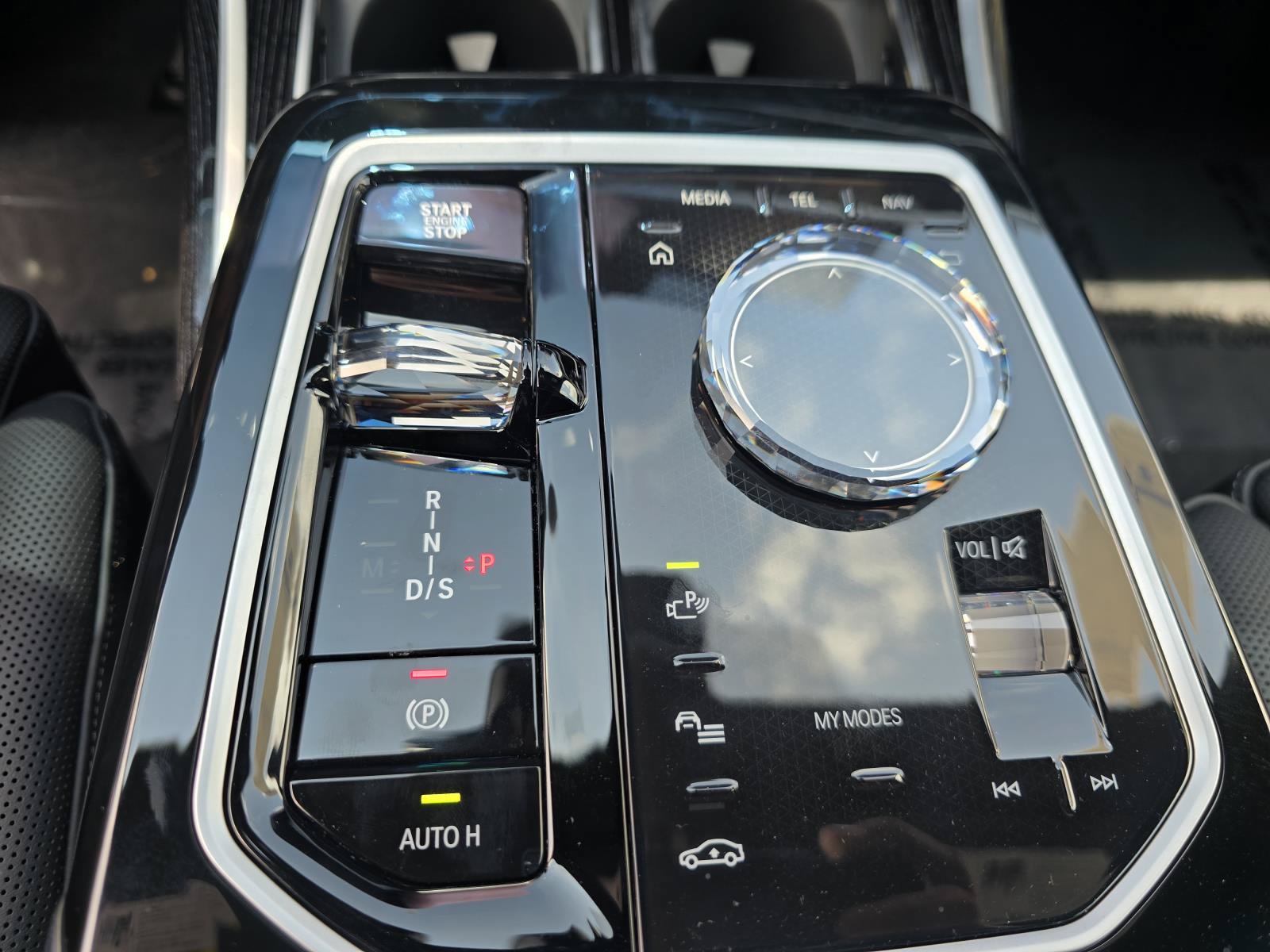 New 2026 BMW 750e xDrive AWD/4WD image 16