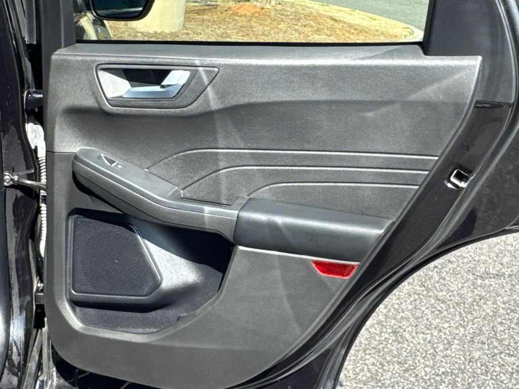 Used 2025 Ford Escape ST-Line FWD image 16