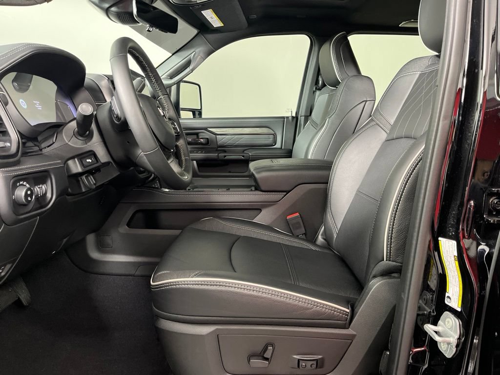 Used 2026 RAM 2500 Limited AWD/4WD image 20