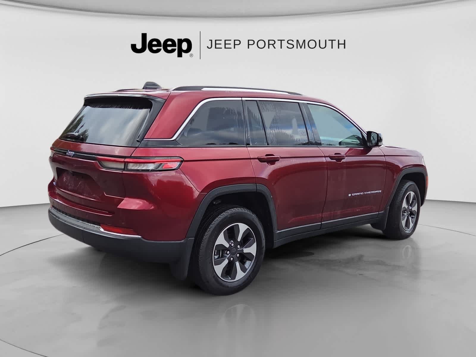 Used 2023 Jeep Grand Cherokee 4WD 4xe w/ MOPAR Finishing Package image 13