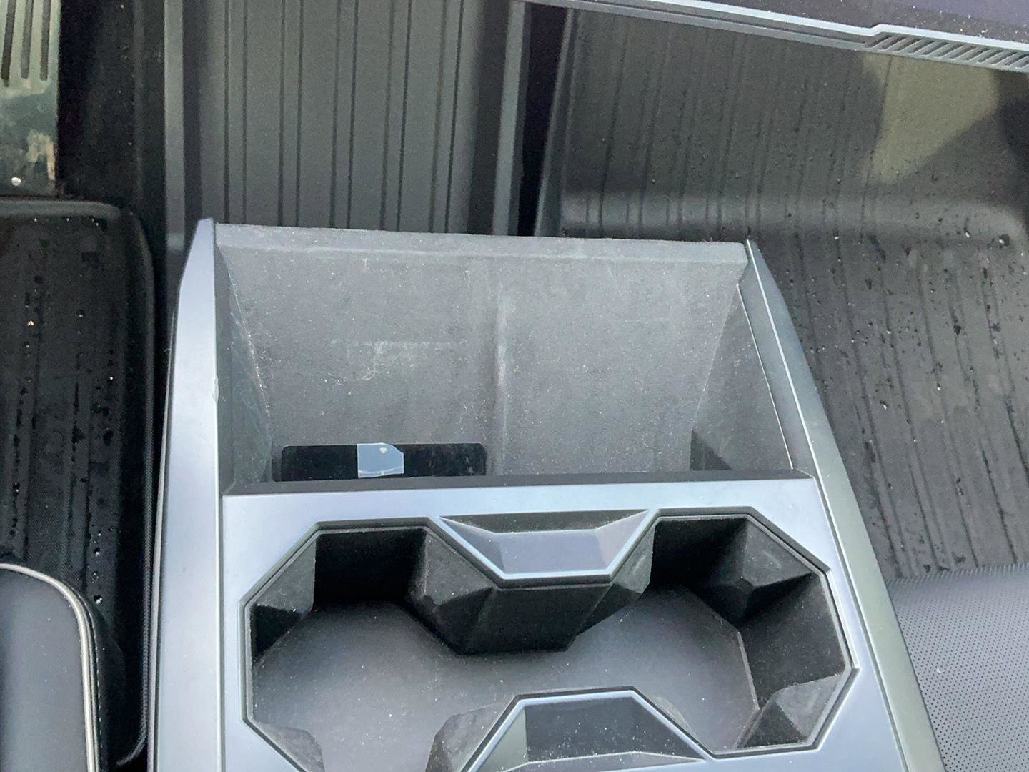 Used 2025 Tesla Cybertruck AWD Crew Cab image 17