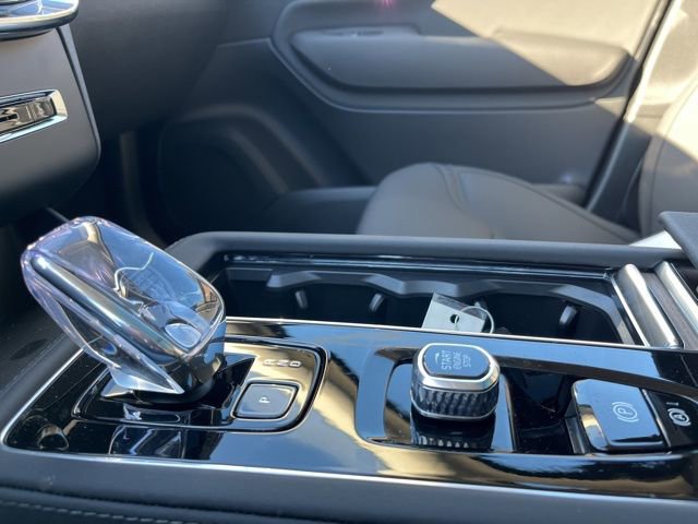New 2026 Volvo XC90 B6 Core w/ Protection Package image 34