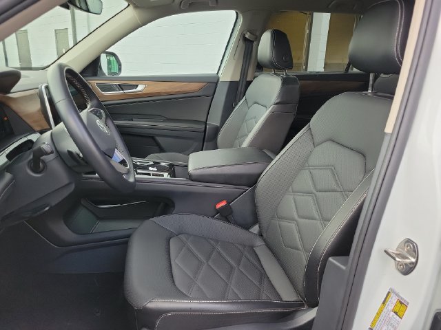 Used 2024 Volkswagen Atlas SE AWD/4WD image 6