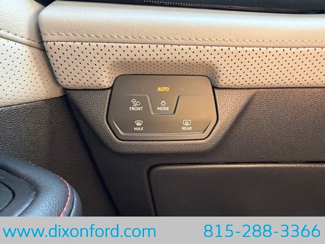 Used 2025 Volkswagen Atlas Peak Edition SE AWD/4WD image 18