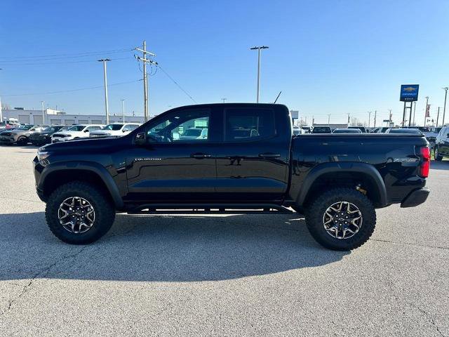 Used 2025 Chevrolet Colorado ZR2 w/ Technology Package AWD/4WD image 2