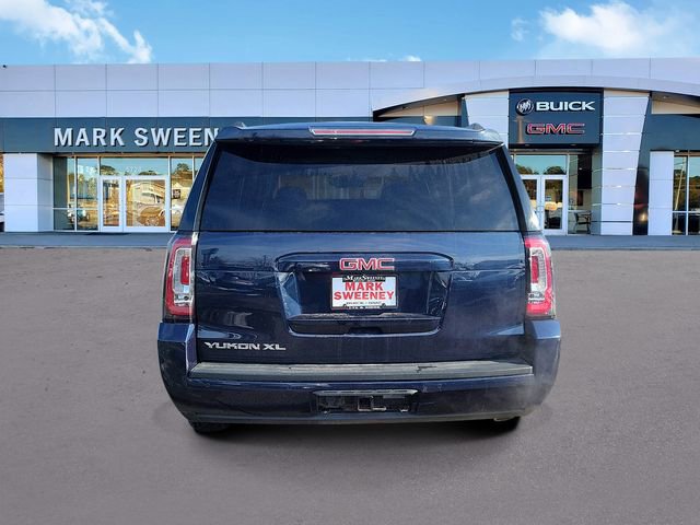 Used 2017 GMC Yukon XL SLE w/ SLE Value Package image 31