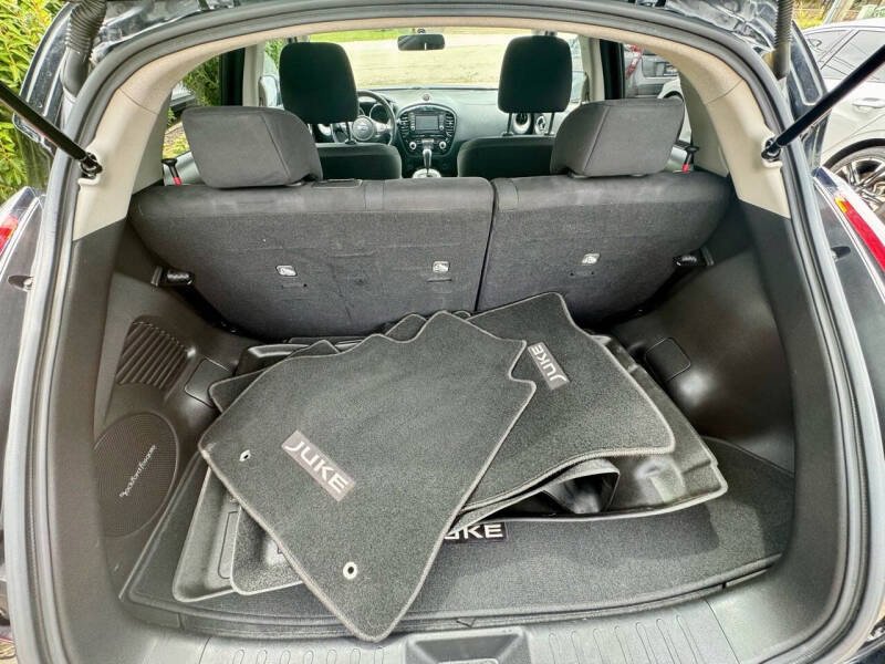 Used 2015 Nissan Juke SV w/ Technology Package image 8