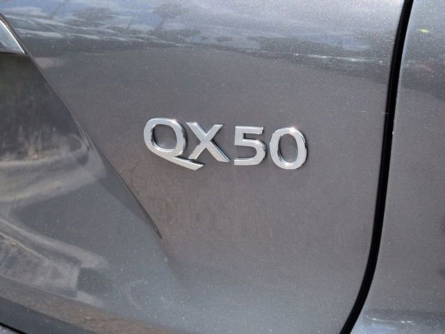 Used 2020 INFINITI QX50 Luxe w/ Navigation Package FWD image 13
