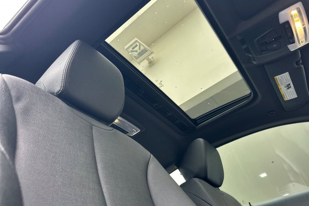 Used 2020 BMW 230i Coupe w/ M Sport Package image 17