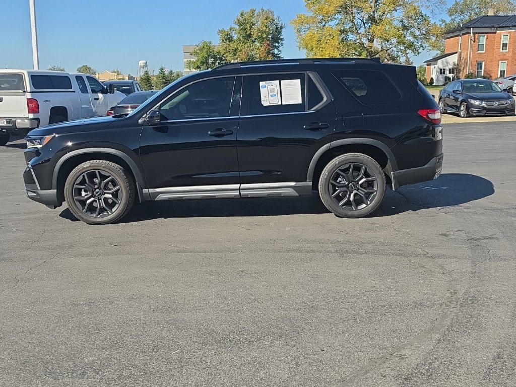 Certified 2024 Honda Pilot Touring image 4