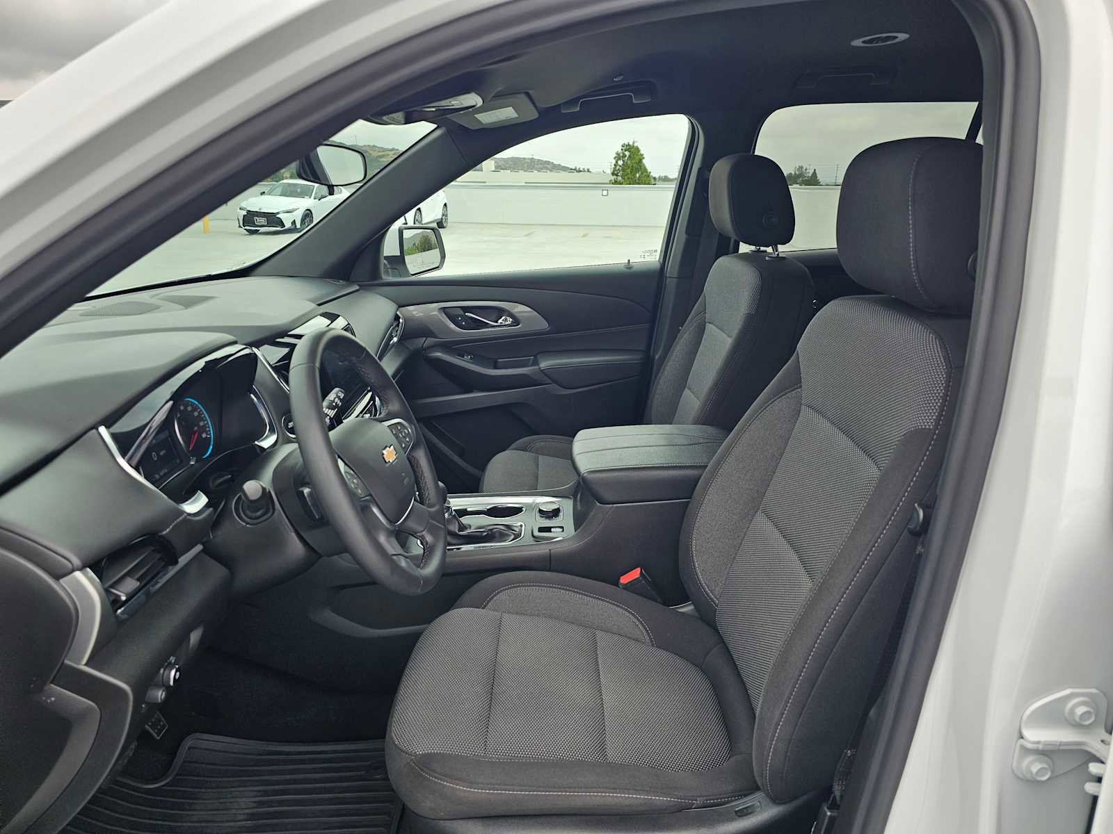 Used 2023 Chevrolet Traverse LT FWD image 22