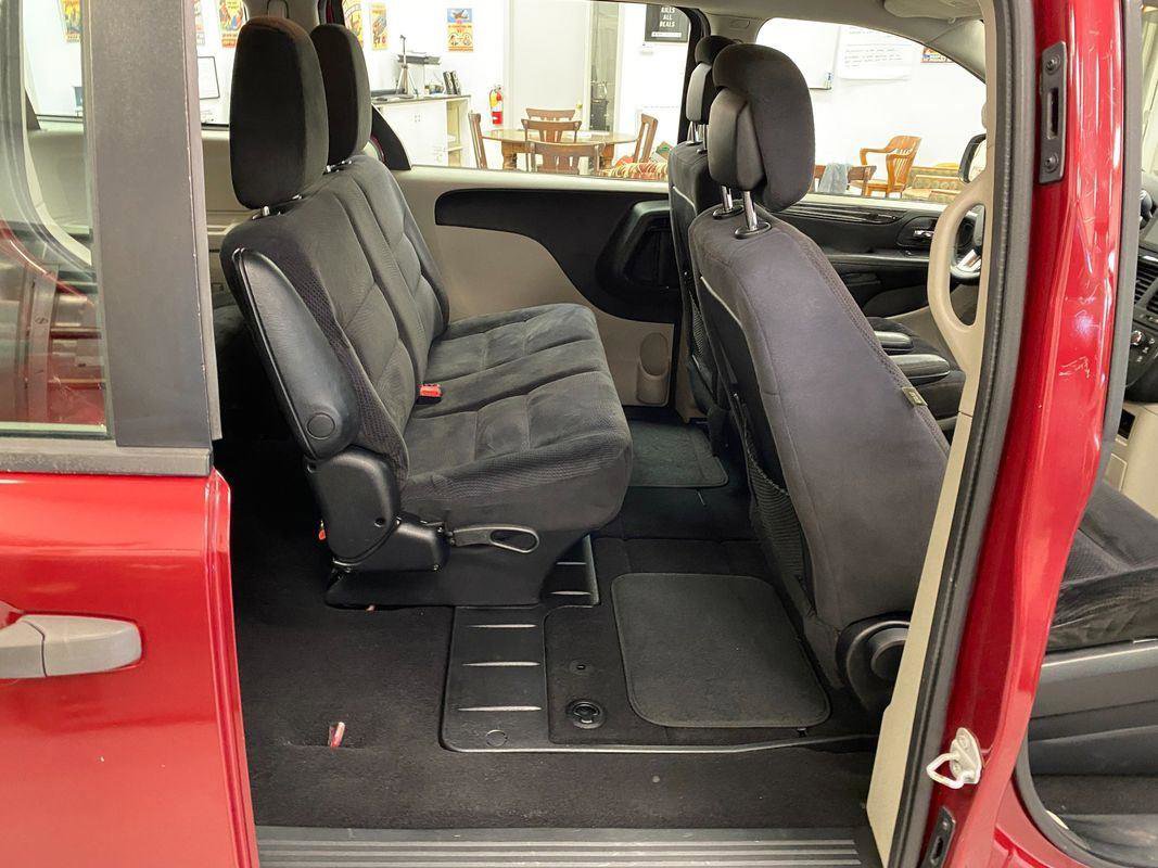 Used 2014 Dodge Grand Caravan American Value Package w/ UConnect Hands-Free Group image 15
