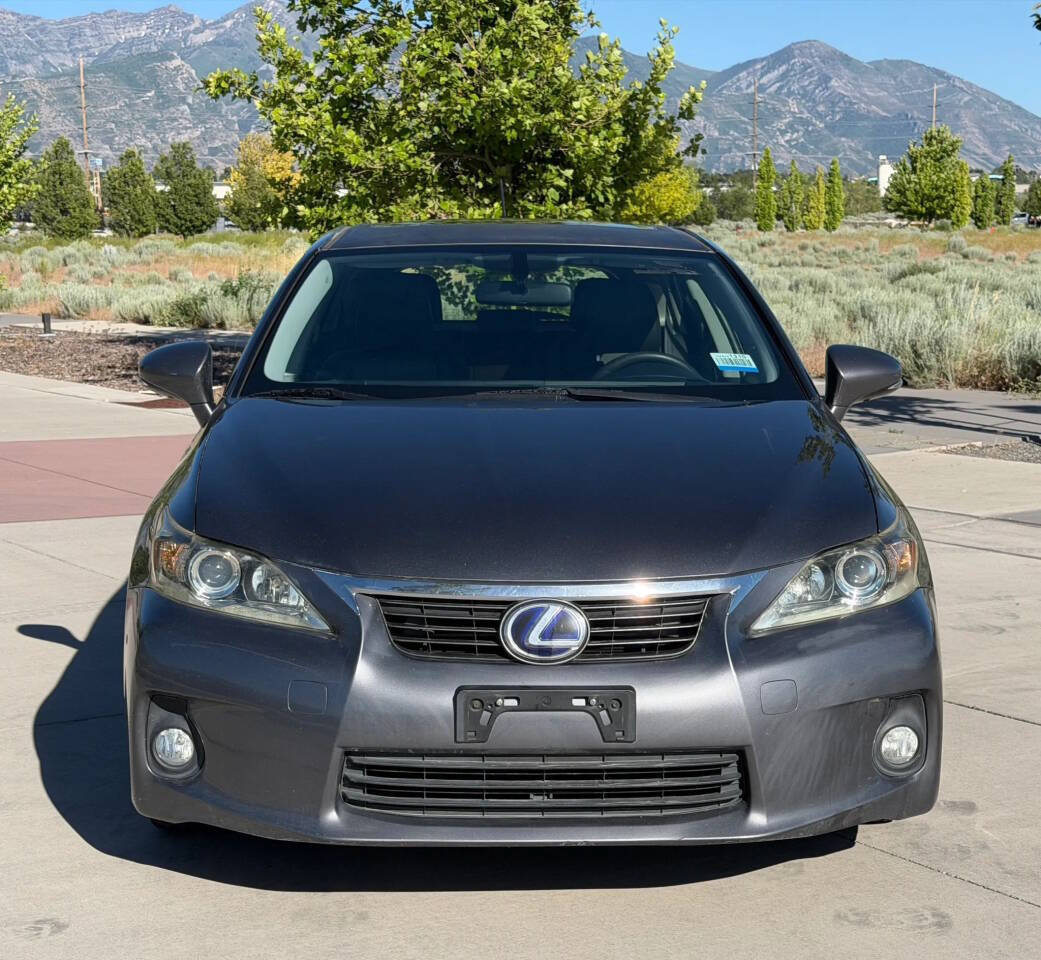 Used 2013 Lexus CT 200h FWD image 2
