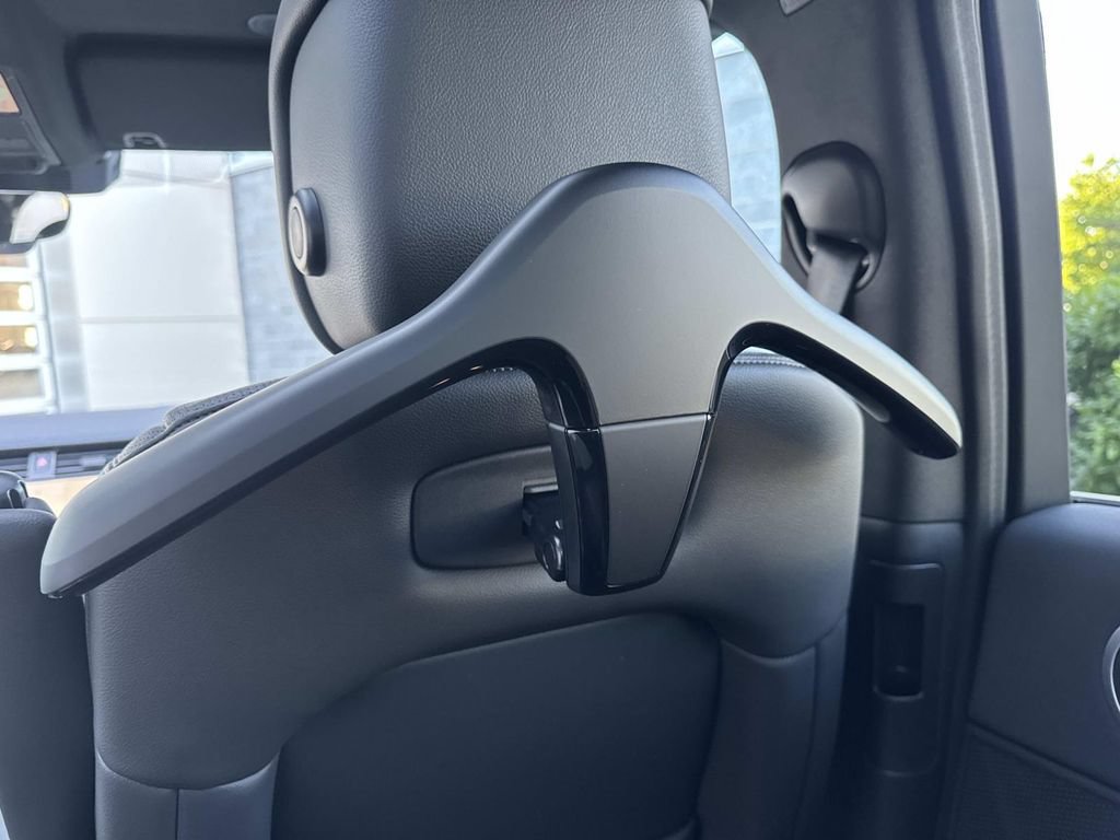 New 2026 Land Rover Discovery S AWD/4WD image 18