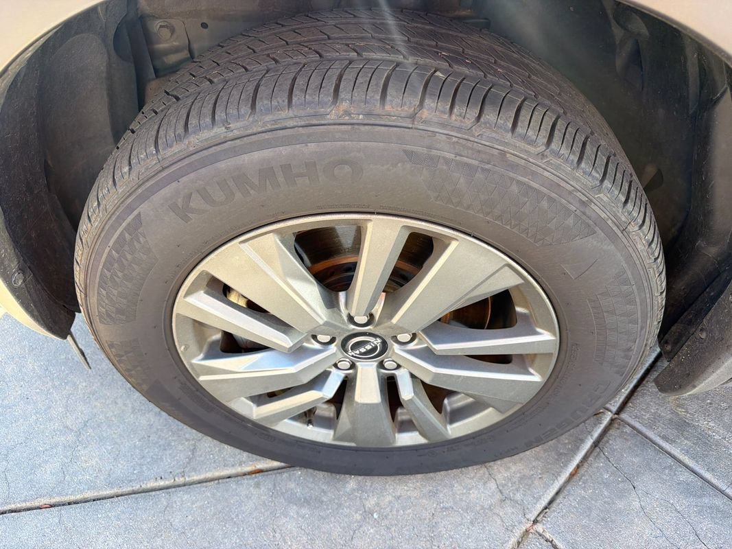 Used 2022 Nissan Pathfinder SV AWD/4WD image 11