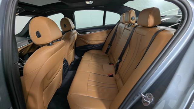 Used 2018 BMW 530e RWD image 18