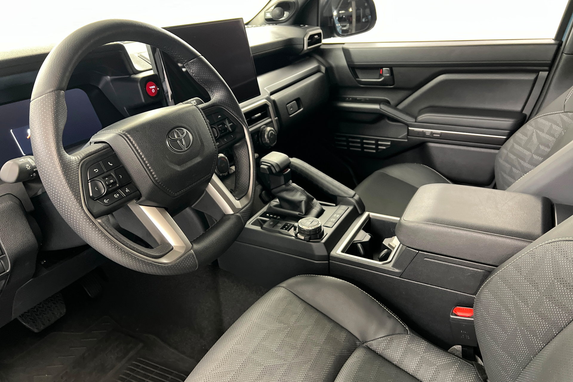 Used 2026 Toyota 4Runner TRD Off-Road Premium AWD/4WD image 16