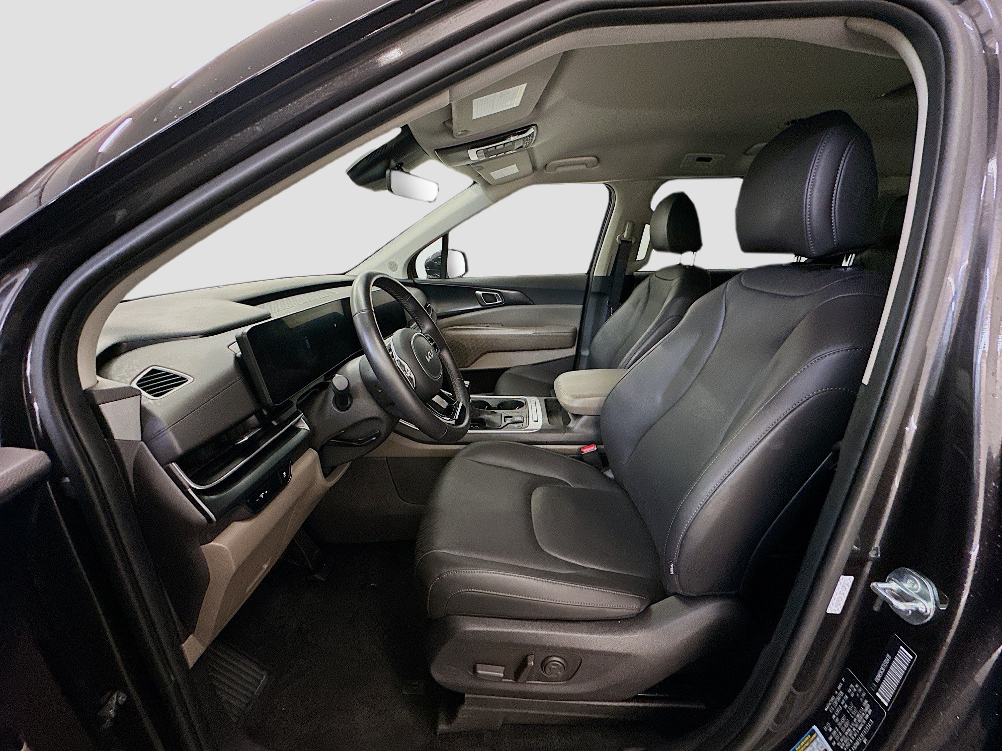 Used 2026 Kia Carnival FWD image 13