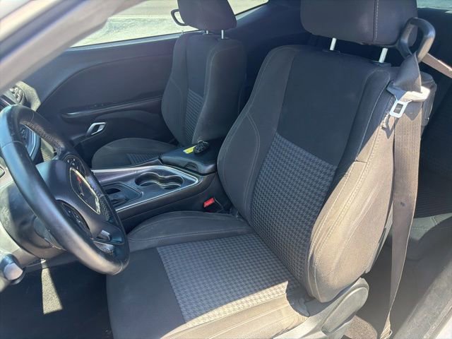 Used 2017 Dodge Challenger SXT RWD image 11