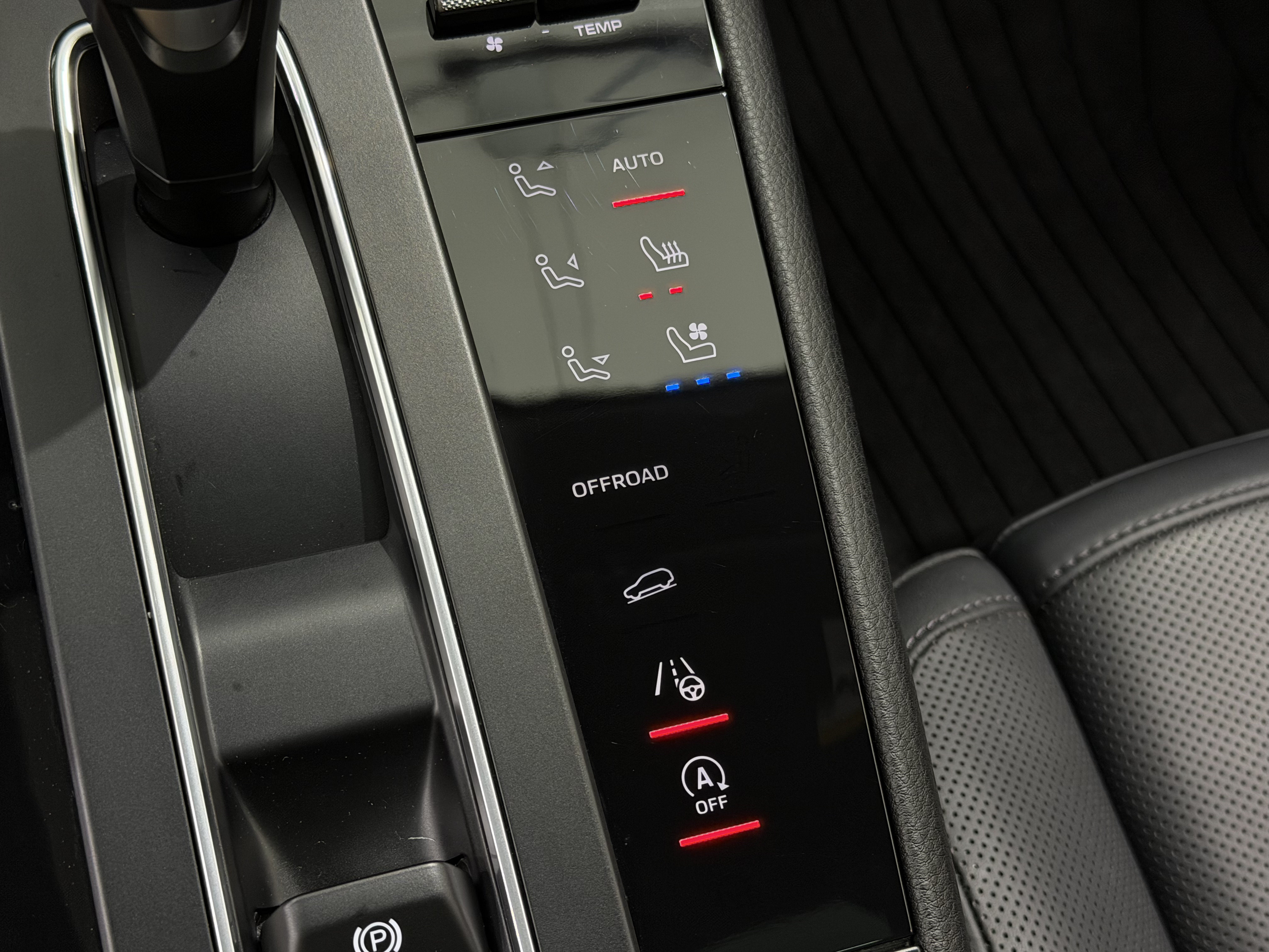 Certified 2023 Porsche Macan S AWD/4WD image 38