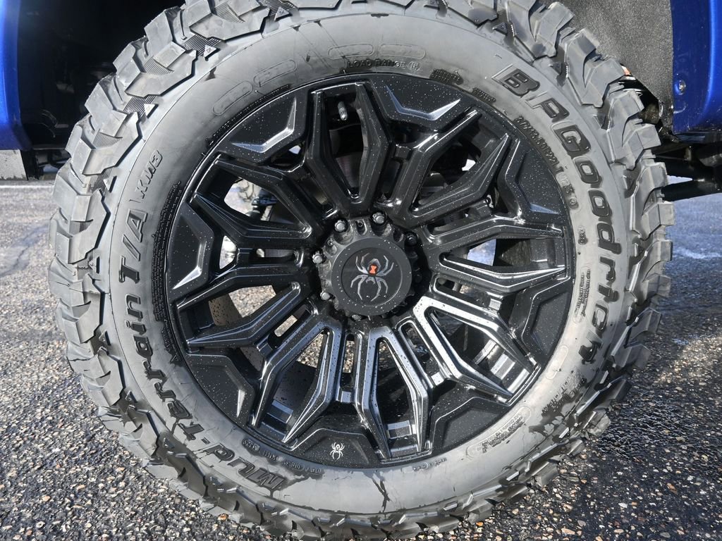 New 2026 Ford F250 Lariat w/ Black Appearance Package image 15