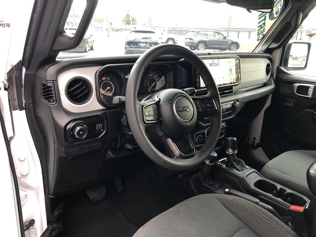 Used 2024 Jeep Wrangler Sport S image 9