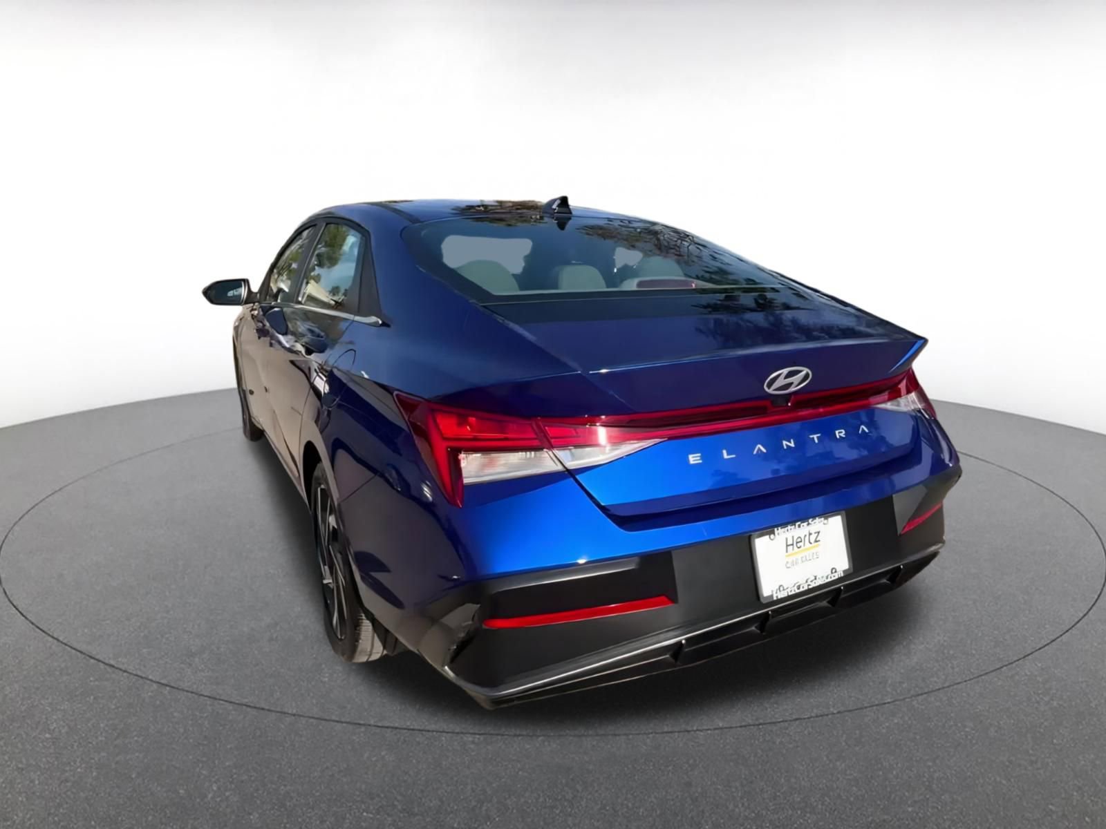 Used 2025 Hyundai Elantra SEL image 11