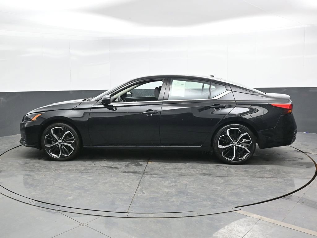 Used 2025 Nissan Altima 2.5 SR image 9