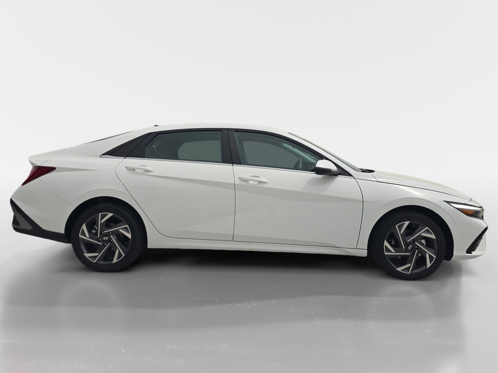 New 2026 Hyundai Elantra Limited image 2