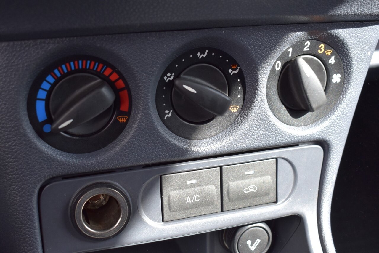 Used 2011 Ford Transit Connect XL FWD image 19
