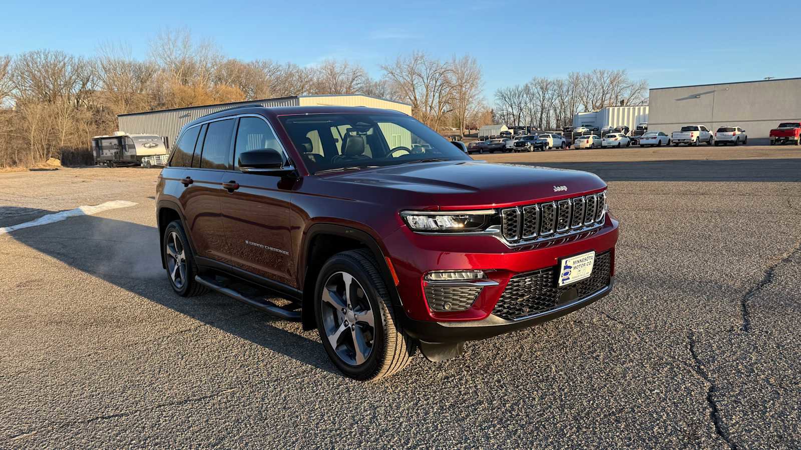 Used 2024 Jeep Grand Cherokee Limited w/ Luxury Tech Group II image 2