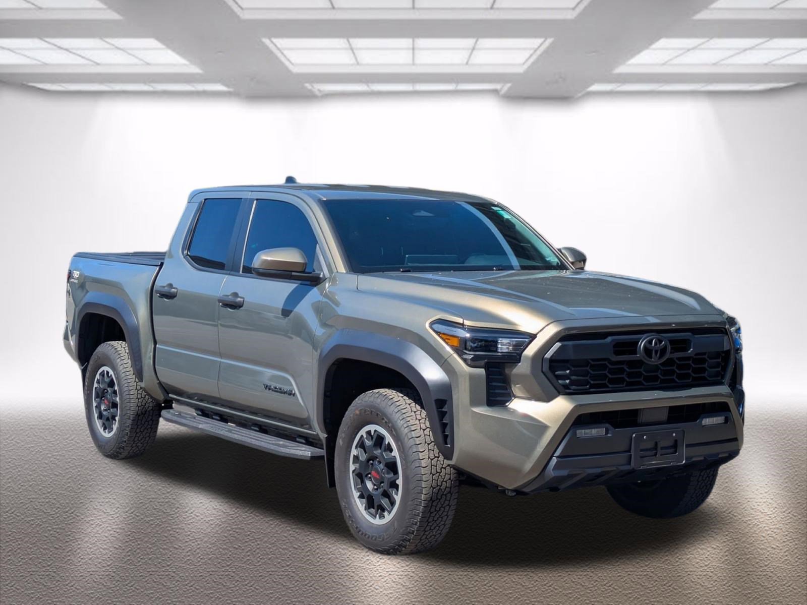 Certified 2024 Toyota Tacoma TRD Off-Road AWD/4WD image 1