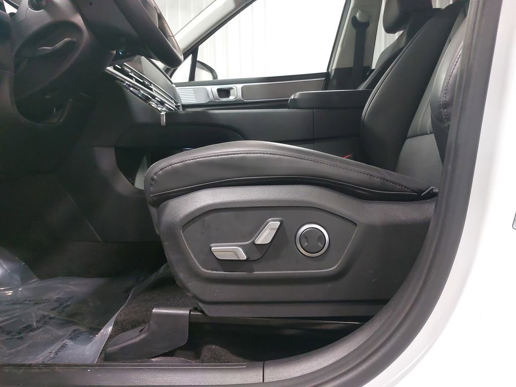 Certified 2025 Hyundai Santa Fe SEL image 31