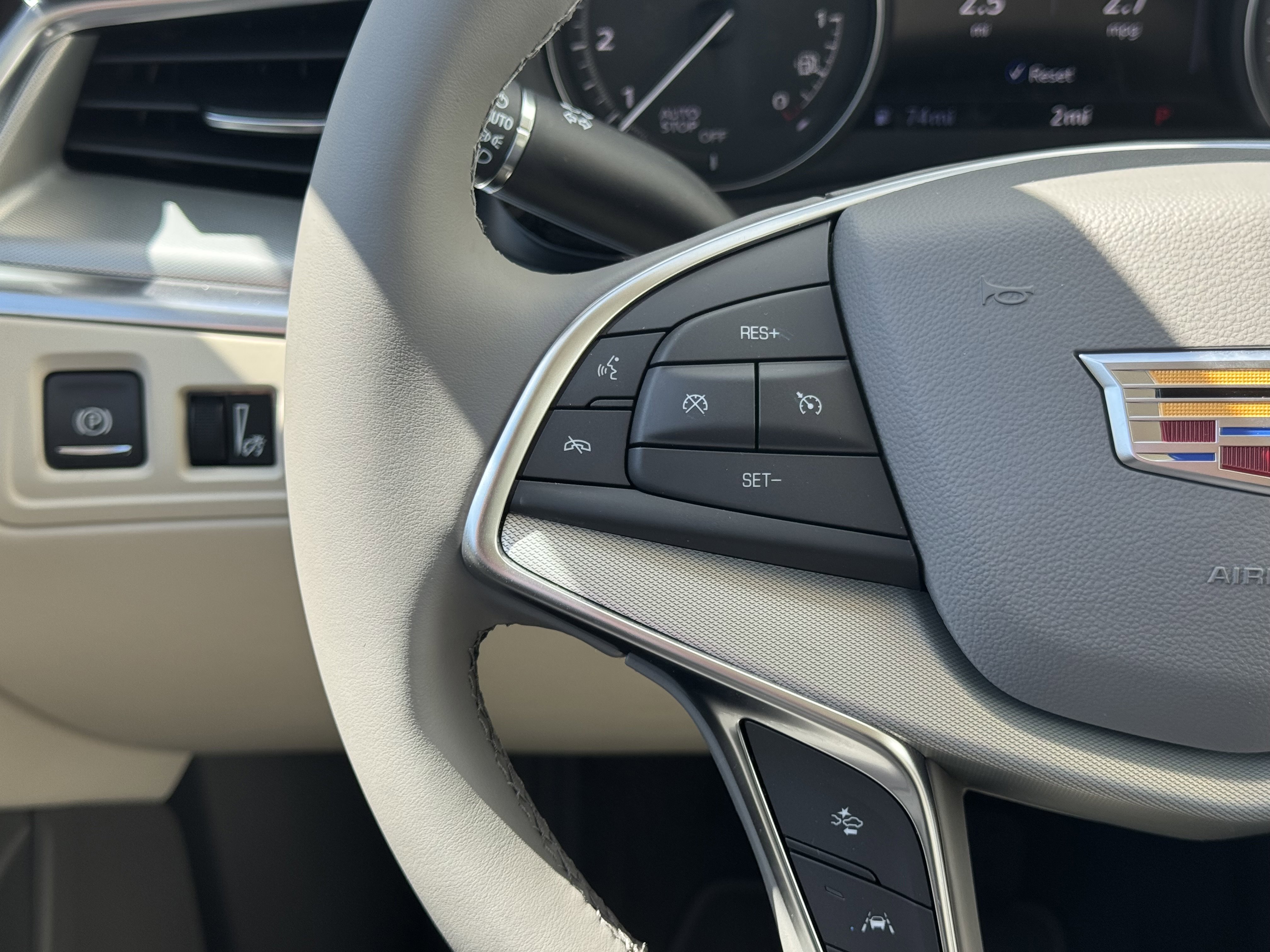 New 2025 Cadillac XT5 Premium Luxury w/ Technology Package AWD/4WD image 16