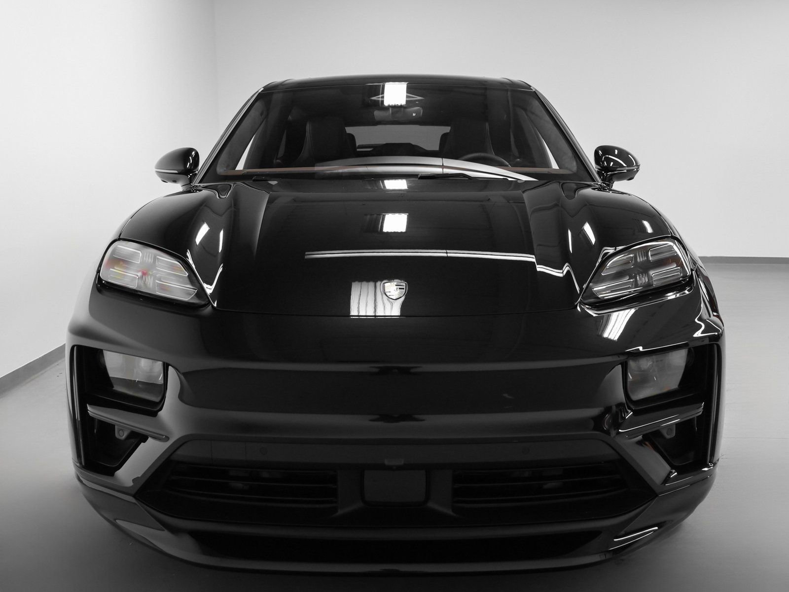 New 2025 Porsche Macan Turbo Electric image 8