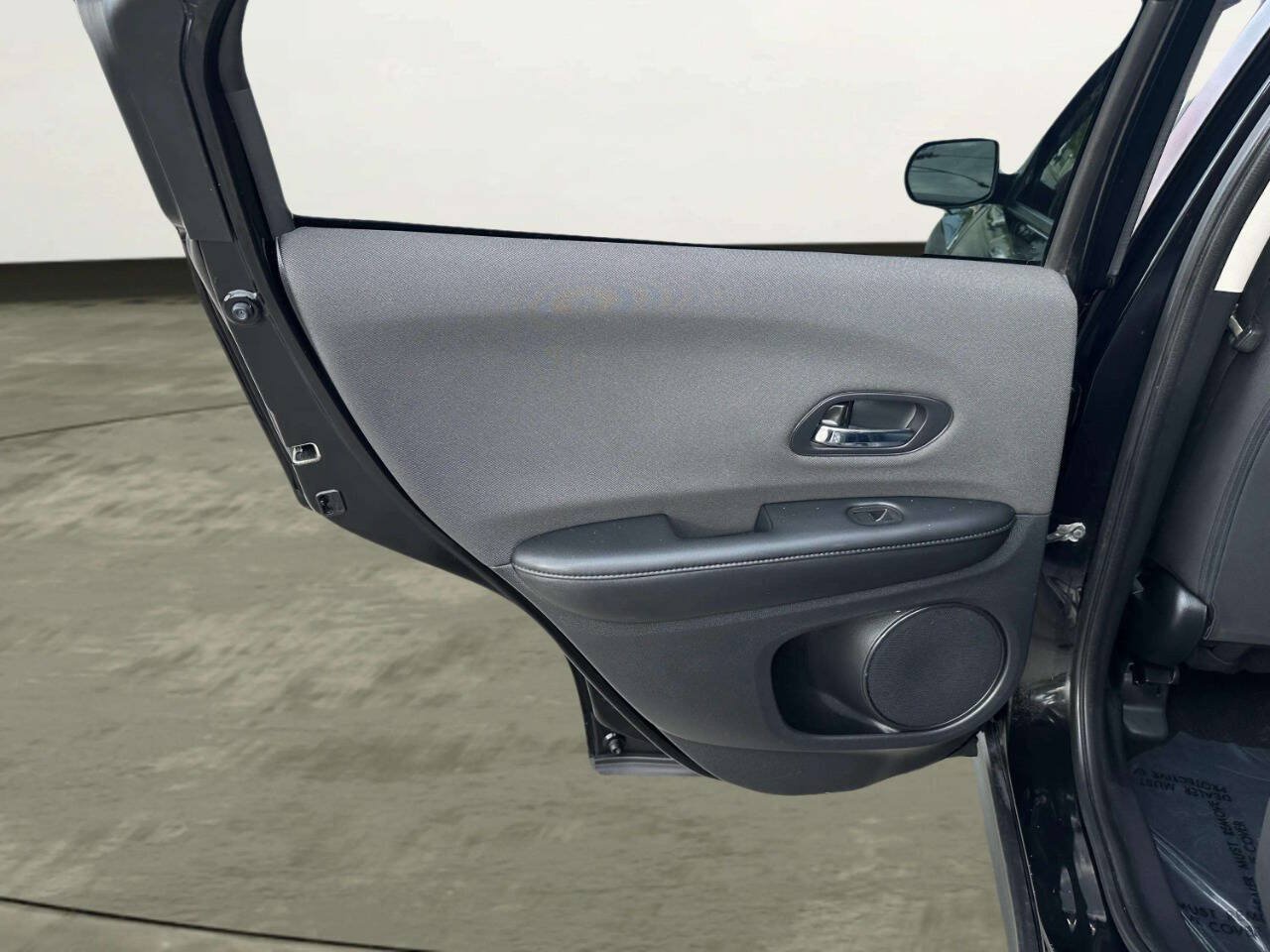 Used 2019 Honda HR-V LX image 12