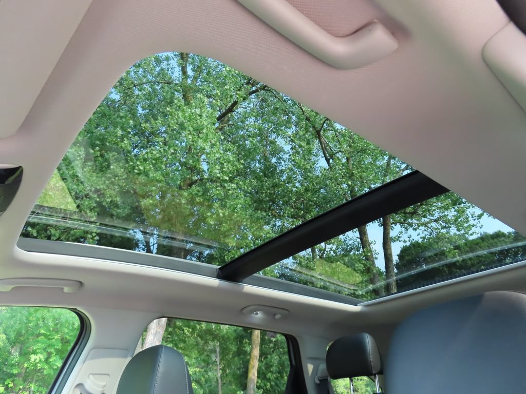 Certified 2023 Kia Sorento S w/ Panoramic Sunroof Package AWD/4WD image 5