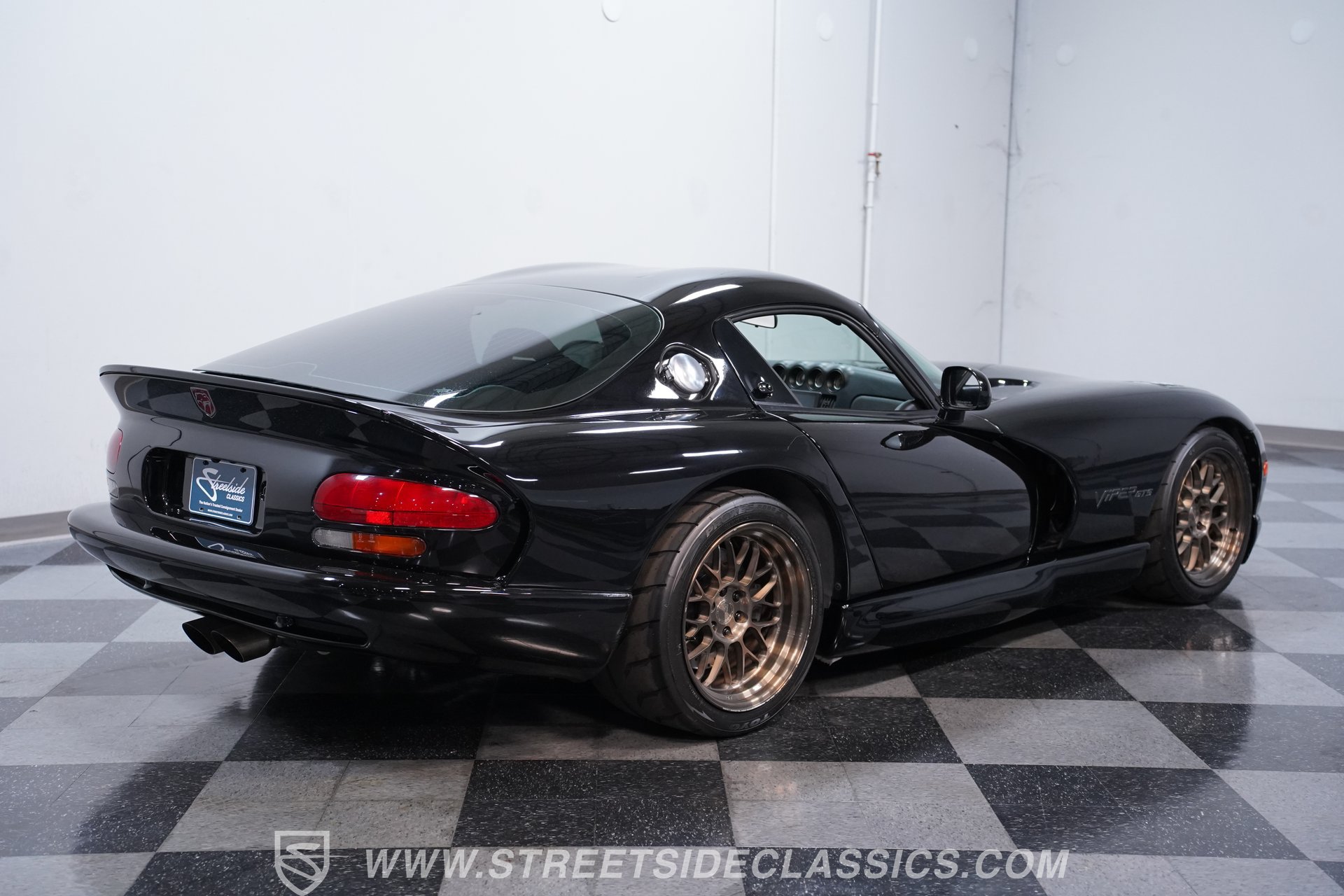 Used 2000 Dodge Viper GTS RWD image 11