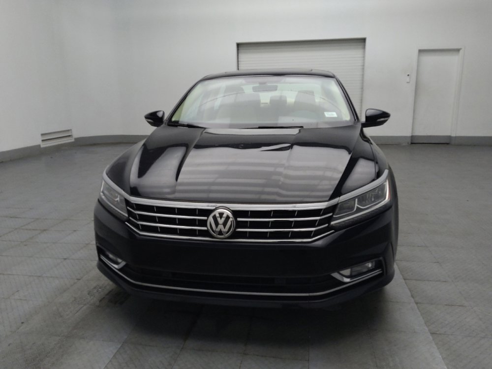 Used 2018 Volkswagen Passat 2.0T SE FWD image 15