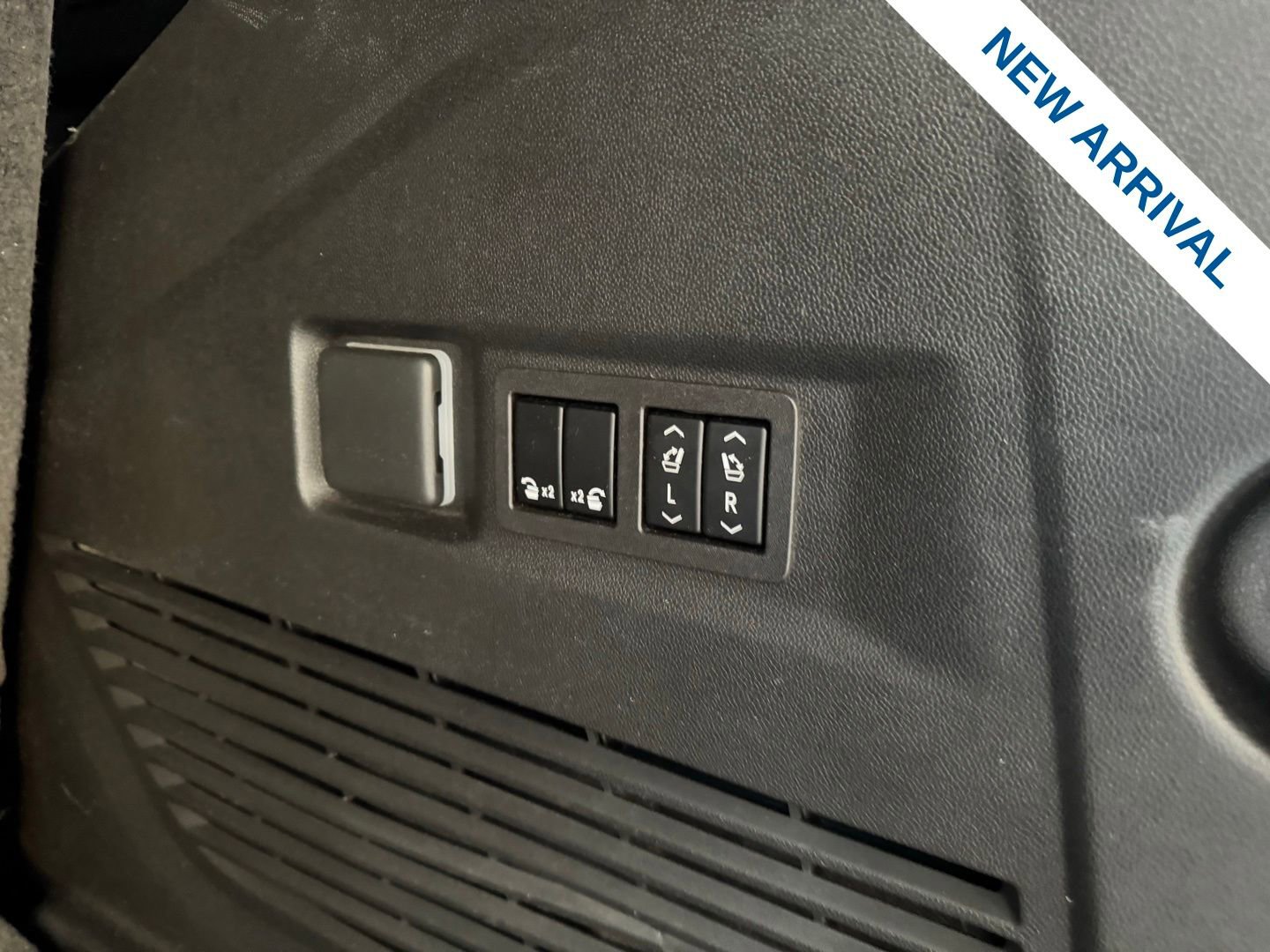 Used 2023 Chevrolet Tahoe High Country w/ LPO, Illumination Package image 14