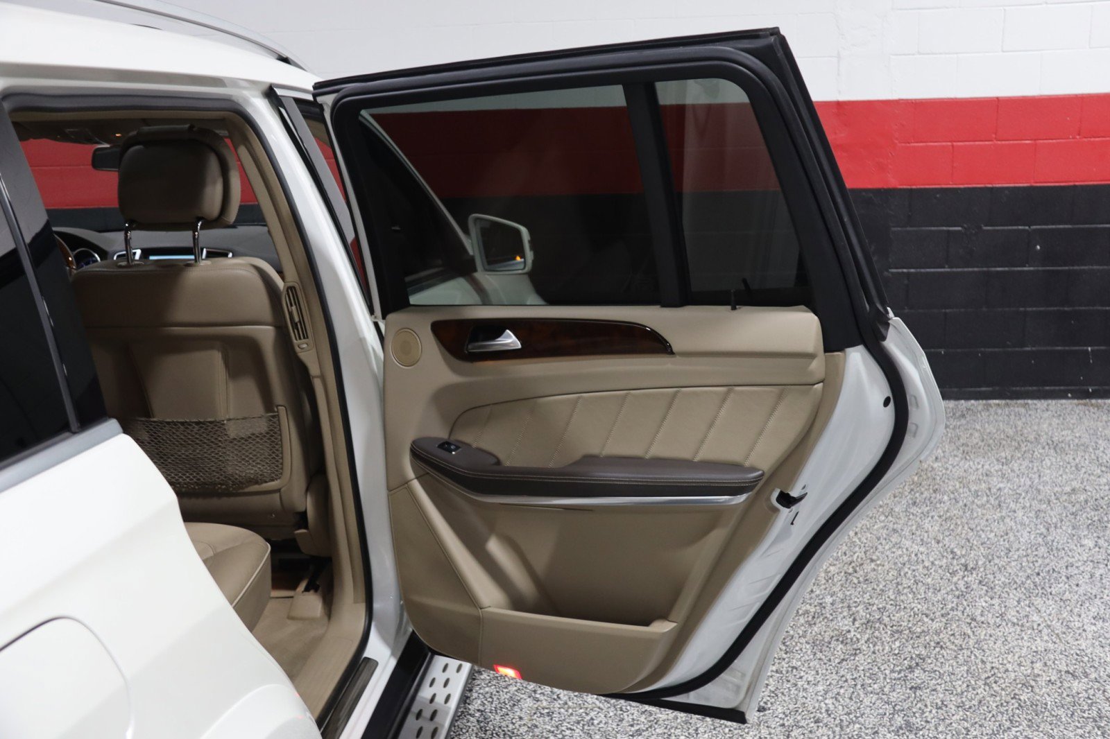 Used 2013 Mercedes-Benz GL 550 4MATIC AMG Sport 4dr Suv image 48