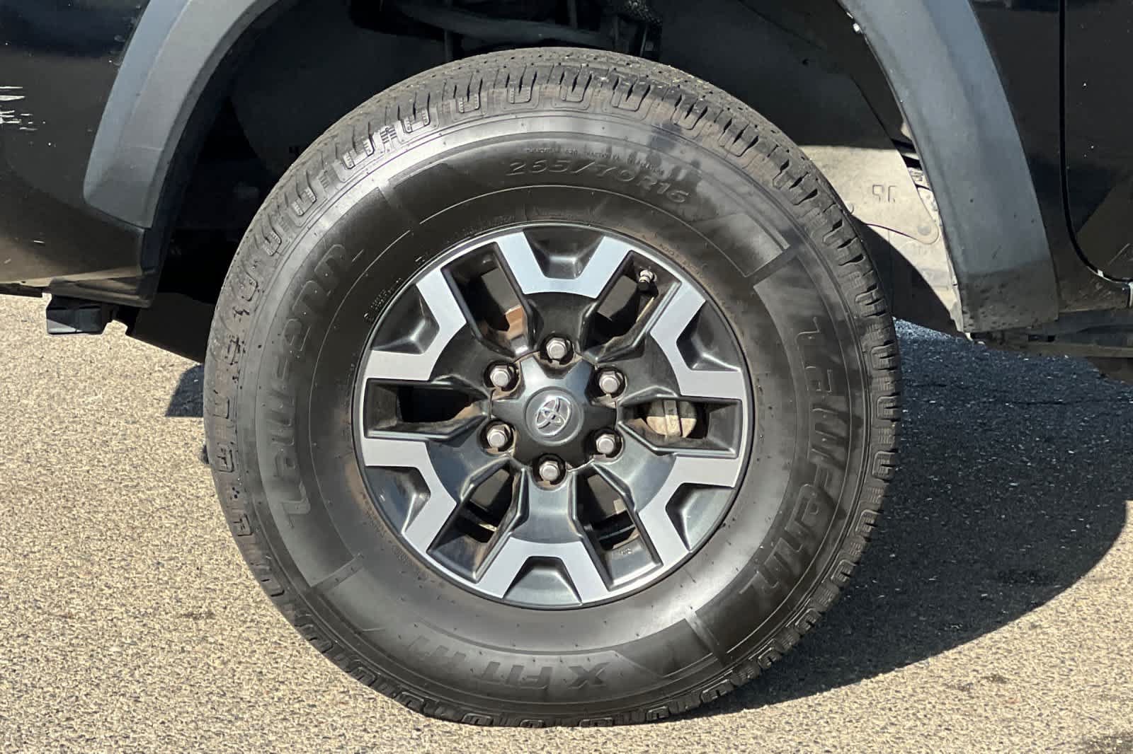 Used 2016 Toyota Tacoma TRD Off-Road w/ Towing Package AWD/4WD image 13