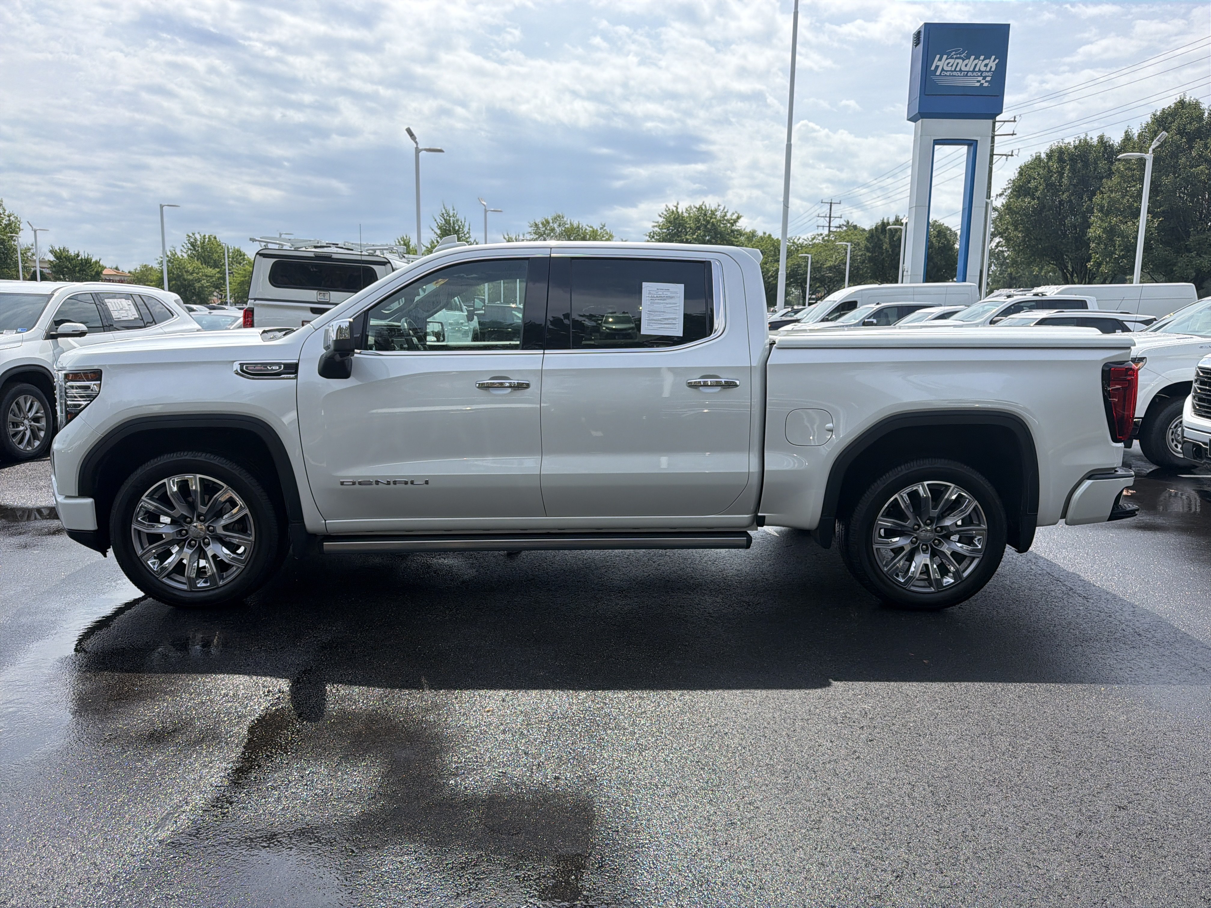 Used 2023 GMC Sierra 1500 Denali AWD/4WD image 7
