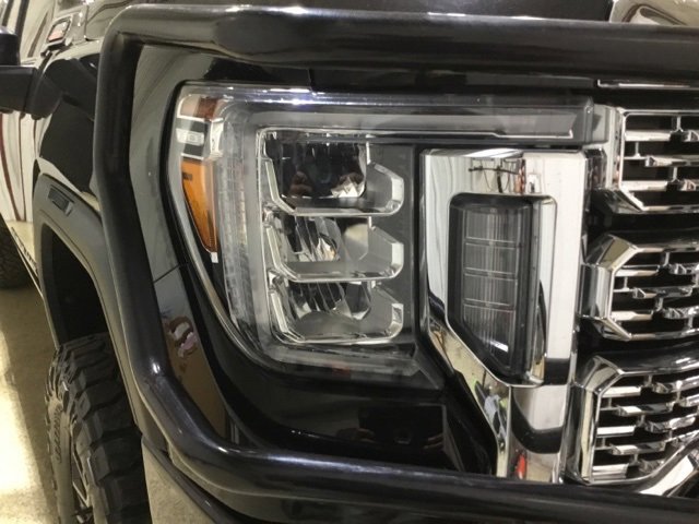 Used 2021 GMC Sierra 2500 Denali w/ Denali Black Diamond Edition image 32