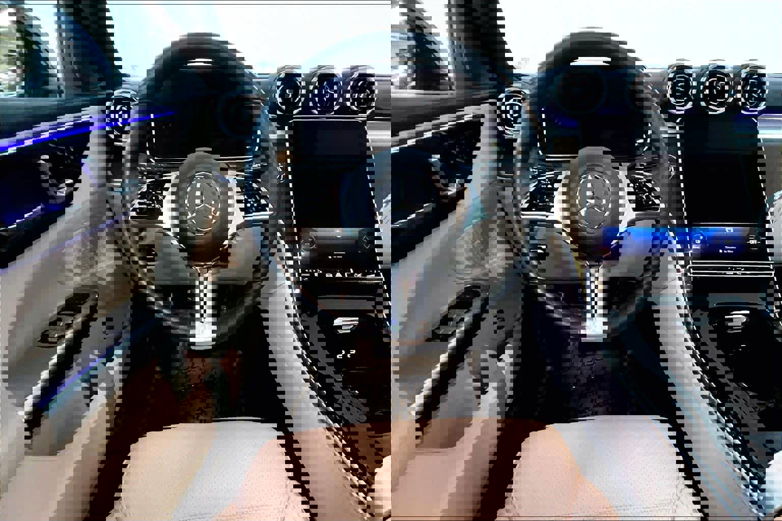 Used 2025 Mercedes-Benz C 300 4MATIC Sedan image 6