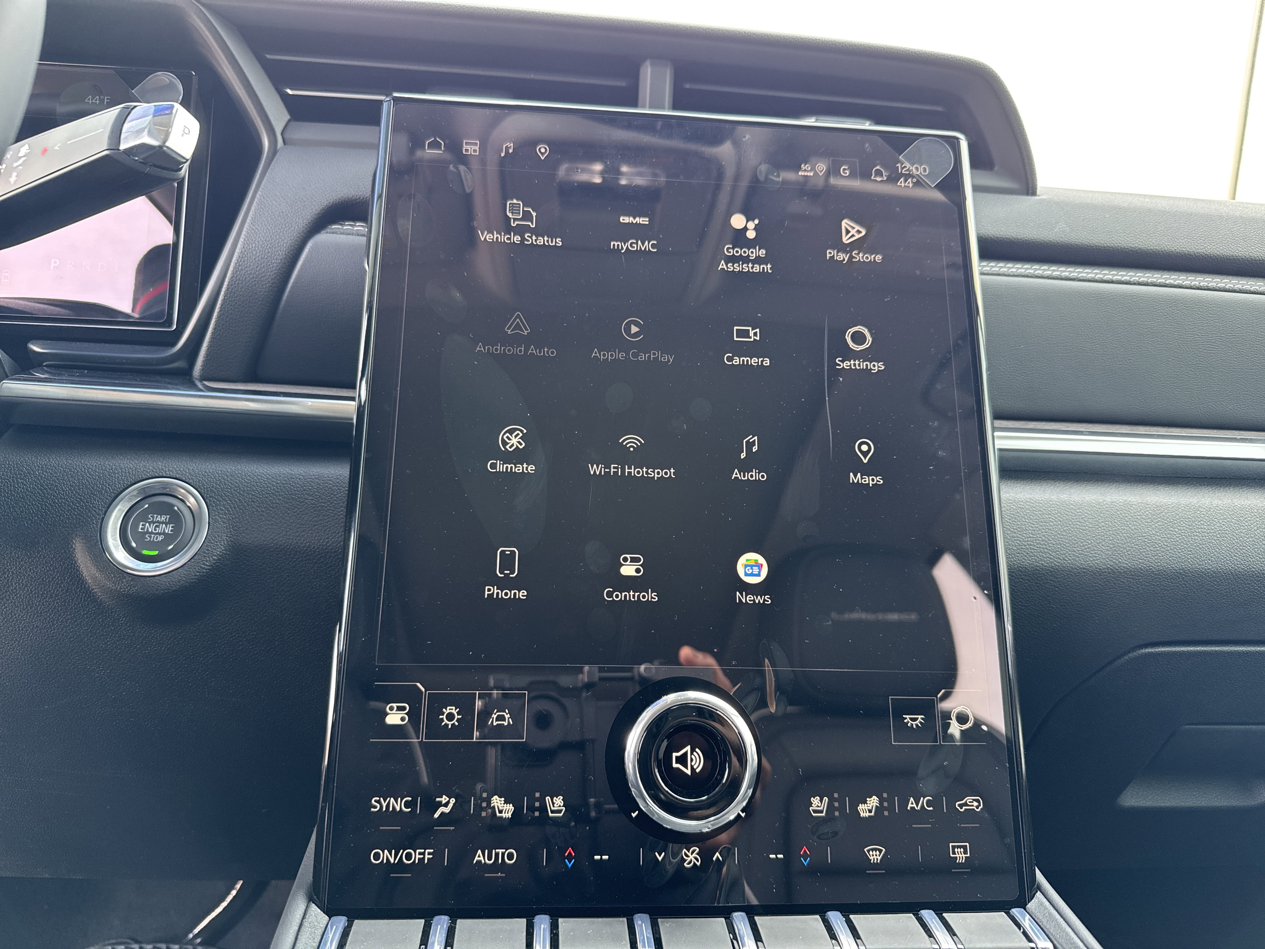 New 2026 GMC Terrain Denali w/ LPO, Floor Liner Package image 24